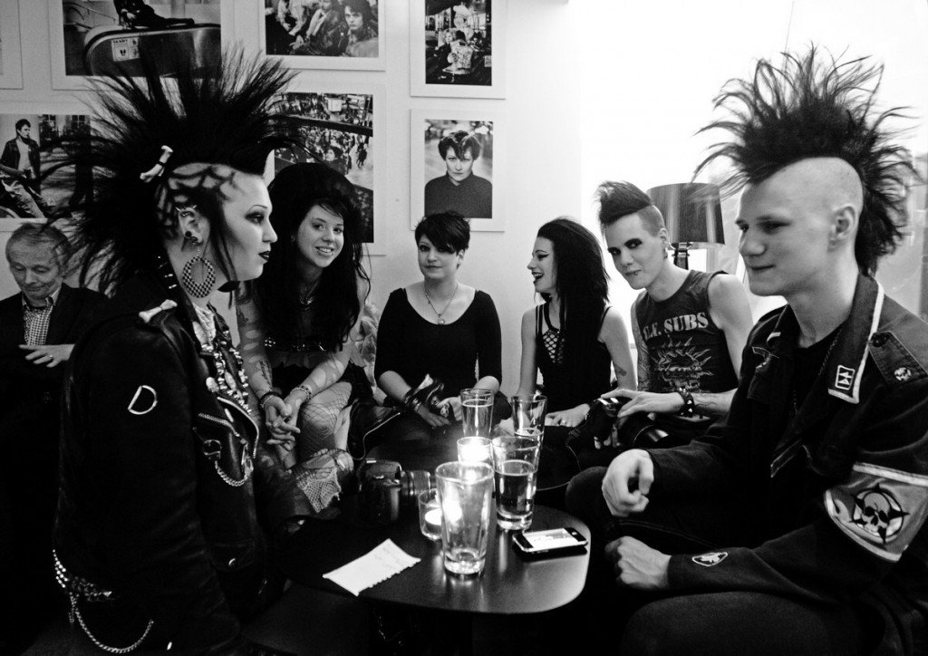 Punkare i en bar (2010)